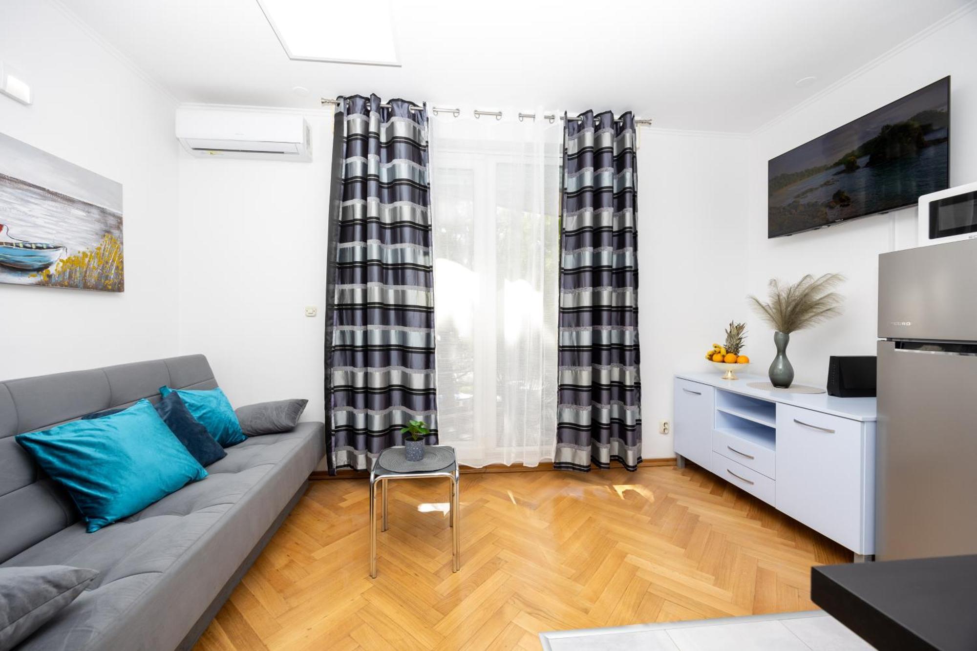 Apartment Paolo By The Beach Znjan 스플리트 외부 사진