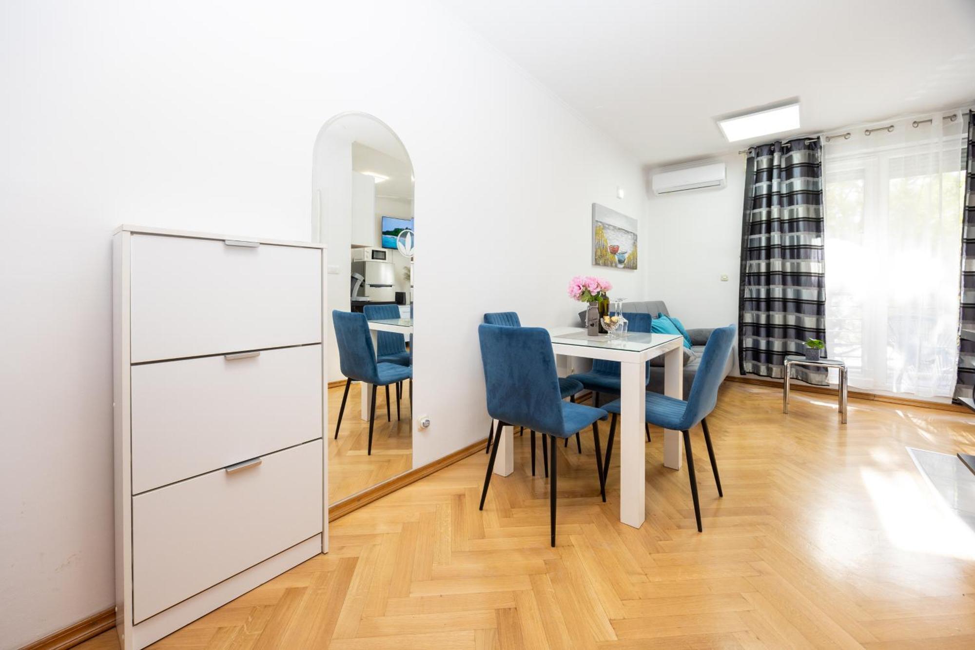 Apartment Paolo By The Beach Znjan 스플리트 외부 사진