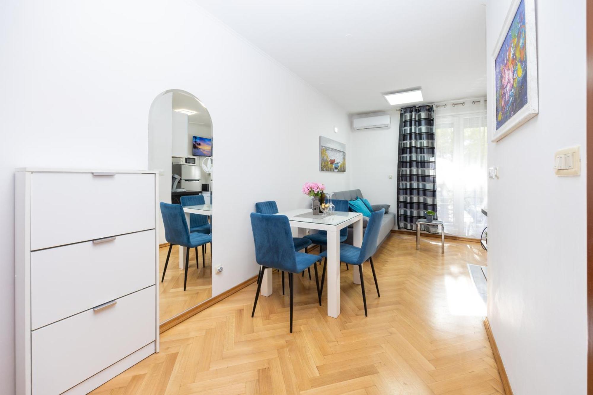 Apartment Paolo By The Beach Znjan 스플리트 외부 사진