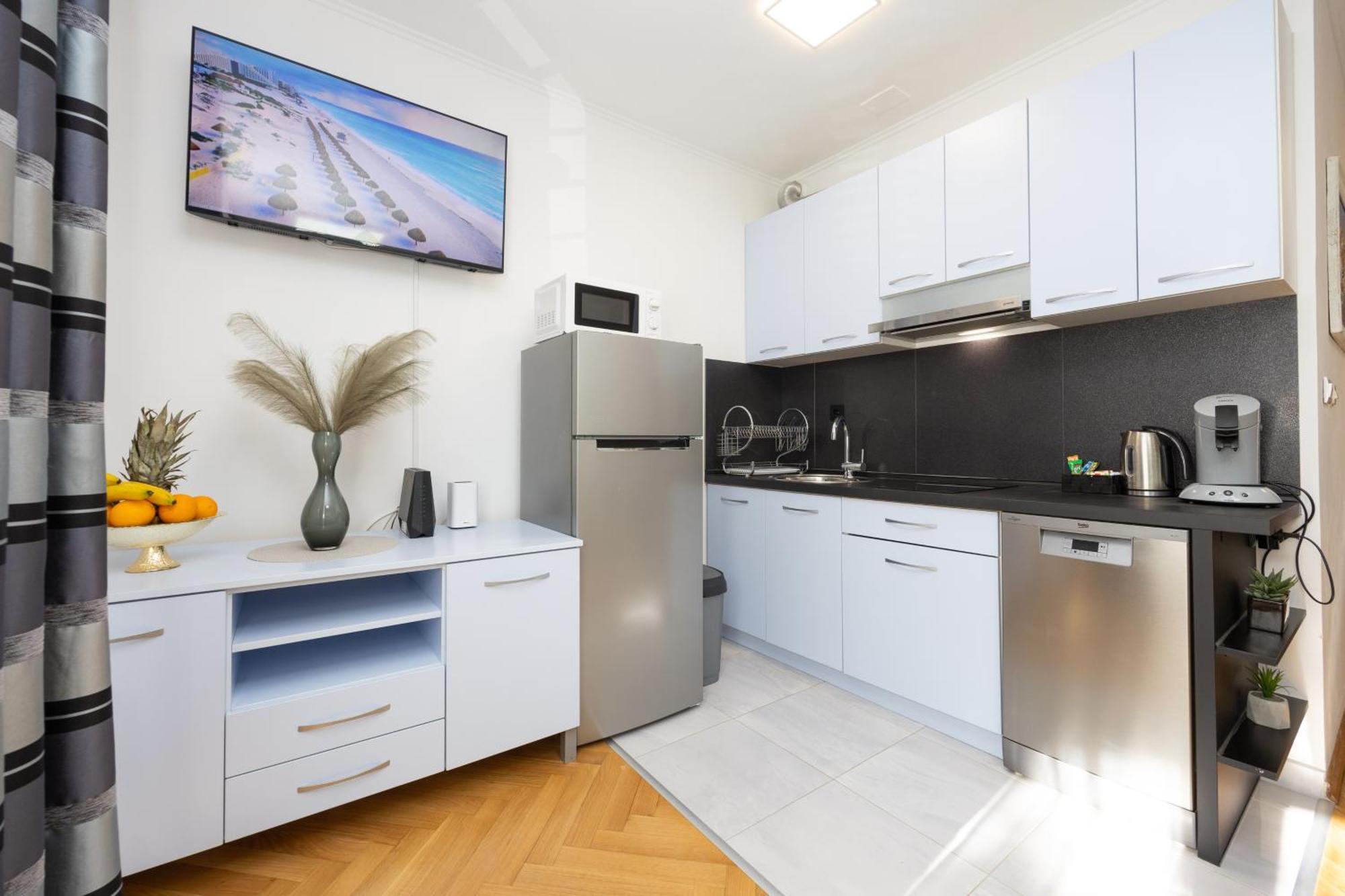 Apartment Paolo By The Beach Znjan 스플리트 외부 사진