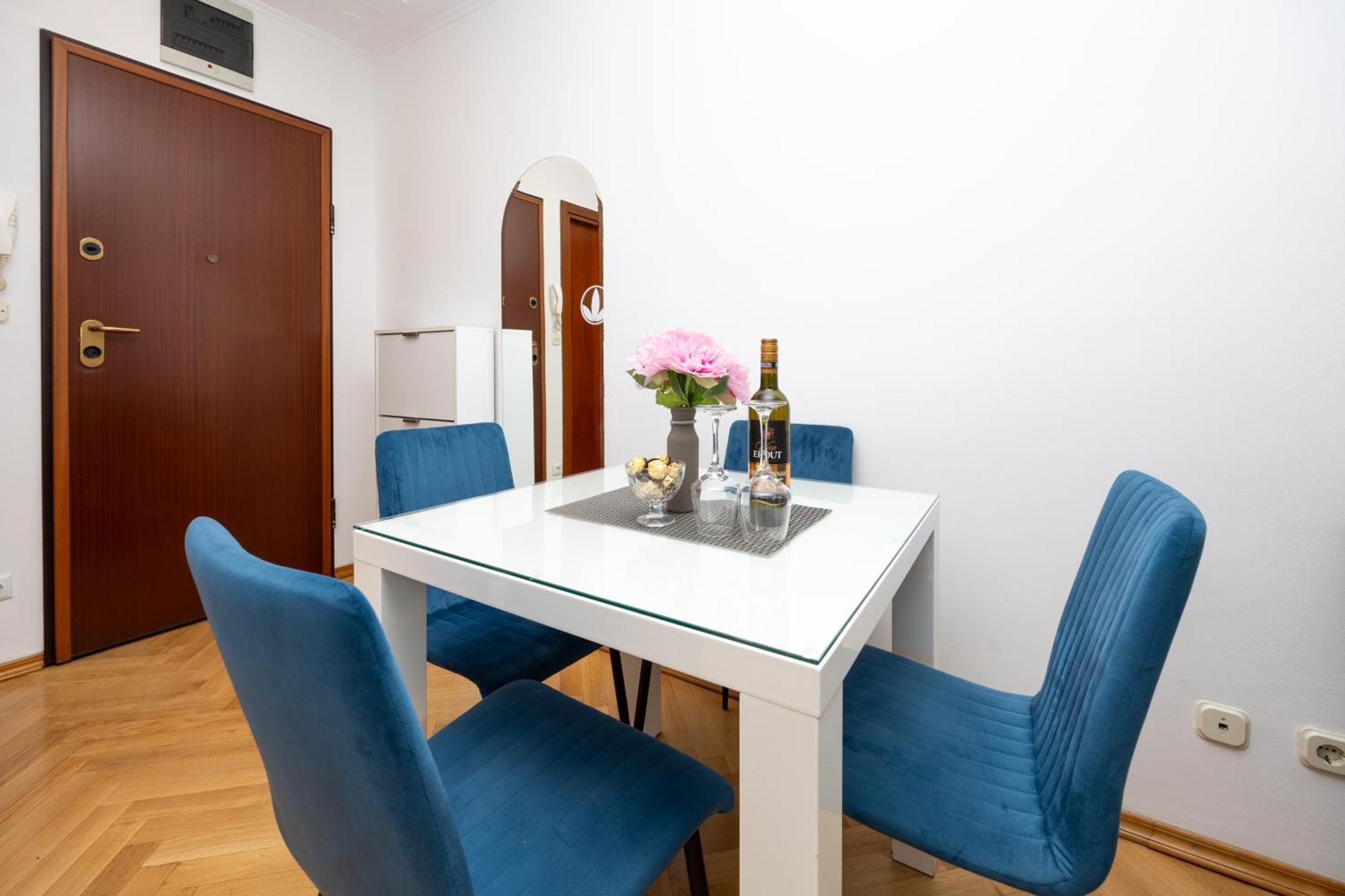 Apartment Paolo By The Beach Znjan 스플리트 외부 사진
